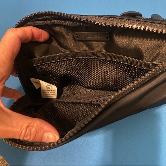 Lululemon PRIDE 1L belt bag - Picture 9 of 9